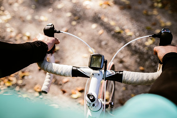 Hands on bike handlebars 